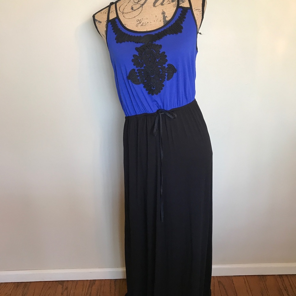 Donna Ricco soft flowing knit maxi w/strapped back